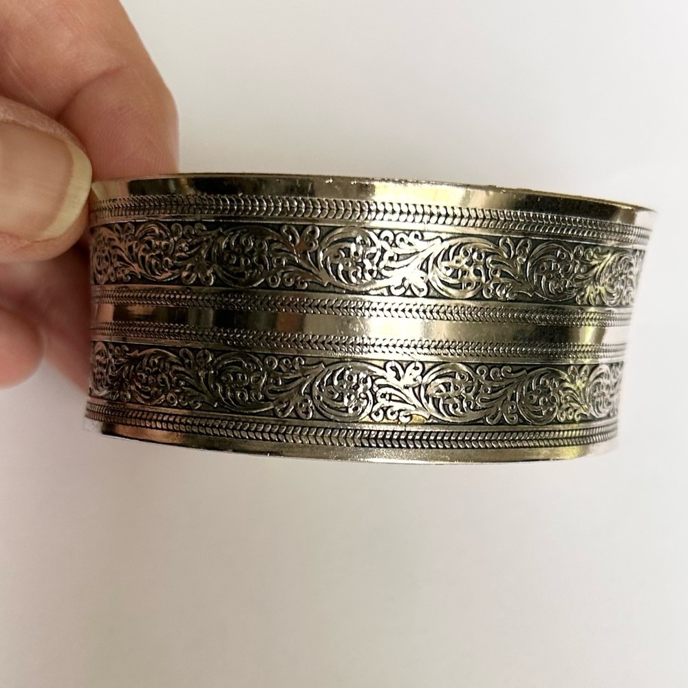 Women Adjustable Silver Colour Metal Cuff Bracelet, Bangle - Picture 3 of 6